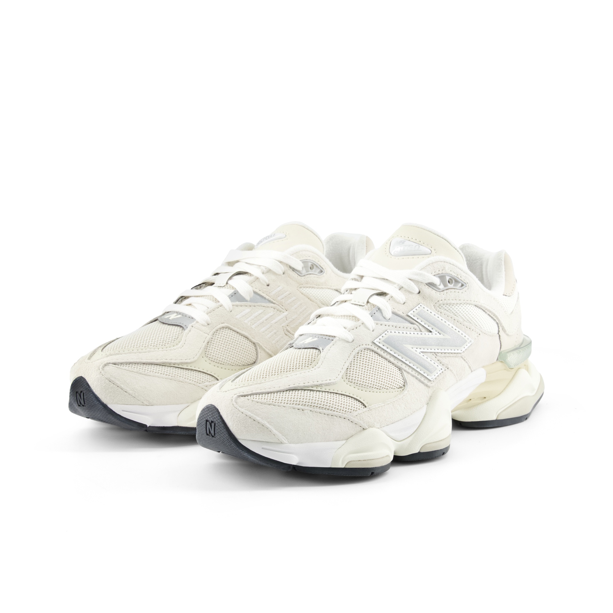 รองเท้าวิ่ง New Balance NB 906 - New Balance Shoes 9060 บทวิจารณ์และราคา